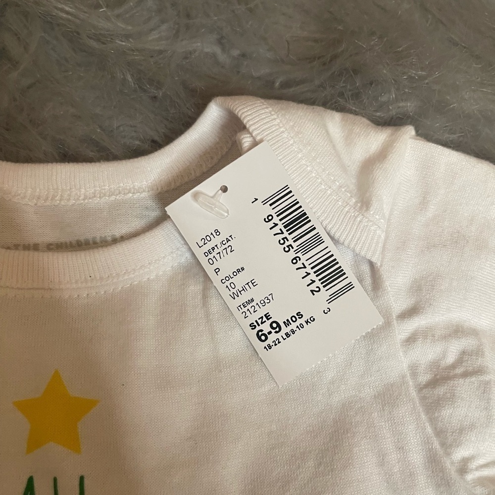 Children’s Place Baby Christmas Onesie - Picture 4 of 4